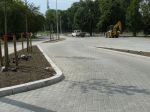 Przebudowane place parkingowe przy Al. Łyska oraz przy zbiegu ul. Młyńska Brama i Al. Łyska w Cieszynie w ramach projektu współfinansowanego przez Unię Europejską. 