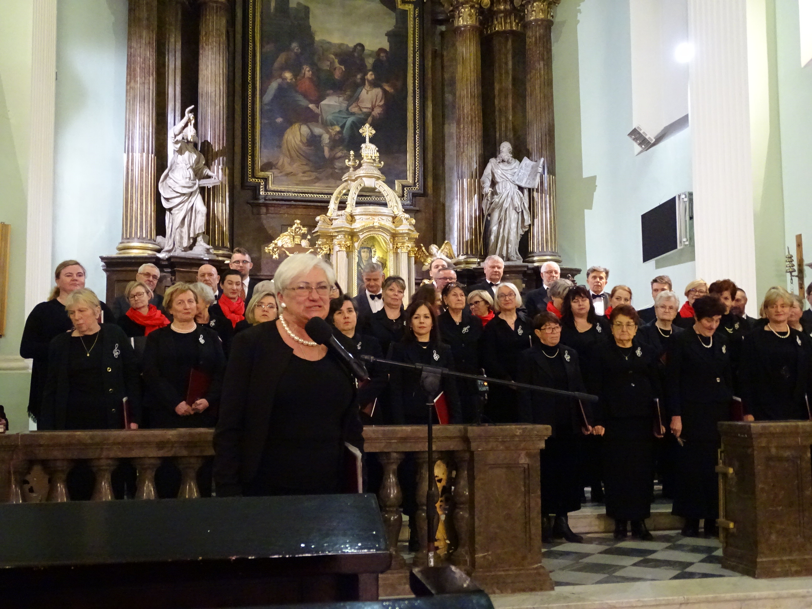 Na zdjęciu Koncert Jubileuszowy z udziałem Chóru Mieszanego Lutnia i - Wyższobramskiego Chóru Kameralnego pod kierownictwem Piotra Sikory. fot. BSK