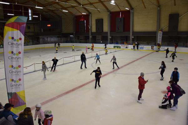 Lodowisko w Hali Widowiskowo-Sportowej im. Cieszyńskich Olimpijczyków