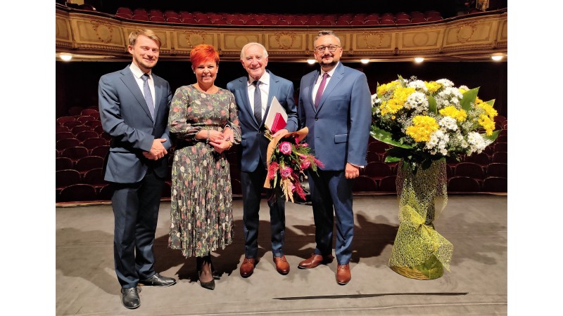 Od lewej: Krystian Kukuczka, Gabriela Staszkiewicz, prof. Karol Daniel Kadłubiec i Remigiusz Jankowski