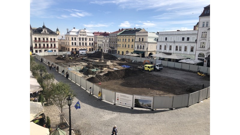 Widok na rynek podczas prac archeologicznych i rewitalizacyjnych, fot. Facebook Miejskiego Zarządu Dróg w Cieszynie