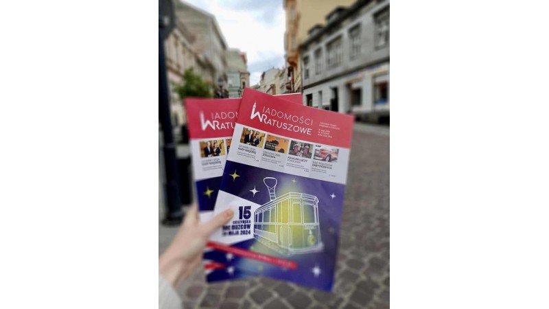 Wiadomości Ratuszowe na tle ul. Głębokiej (mat. UM Cieszyn)