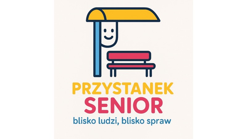 Ilustracja w jasnym stylu graficznym przedstawiająca przystanek autobusowy. Po lewej stronie jest niebieski słupek z daszkiem w kolorze żółtym; na słupku widoczna jest uśmiechnięta twarz. Obok znajduje się czerwona ławka. Pod ilustracją umieszczony jest n