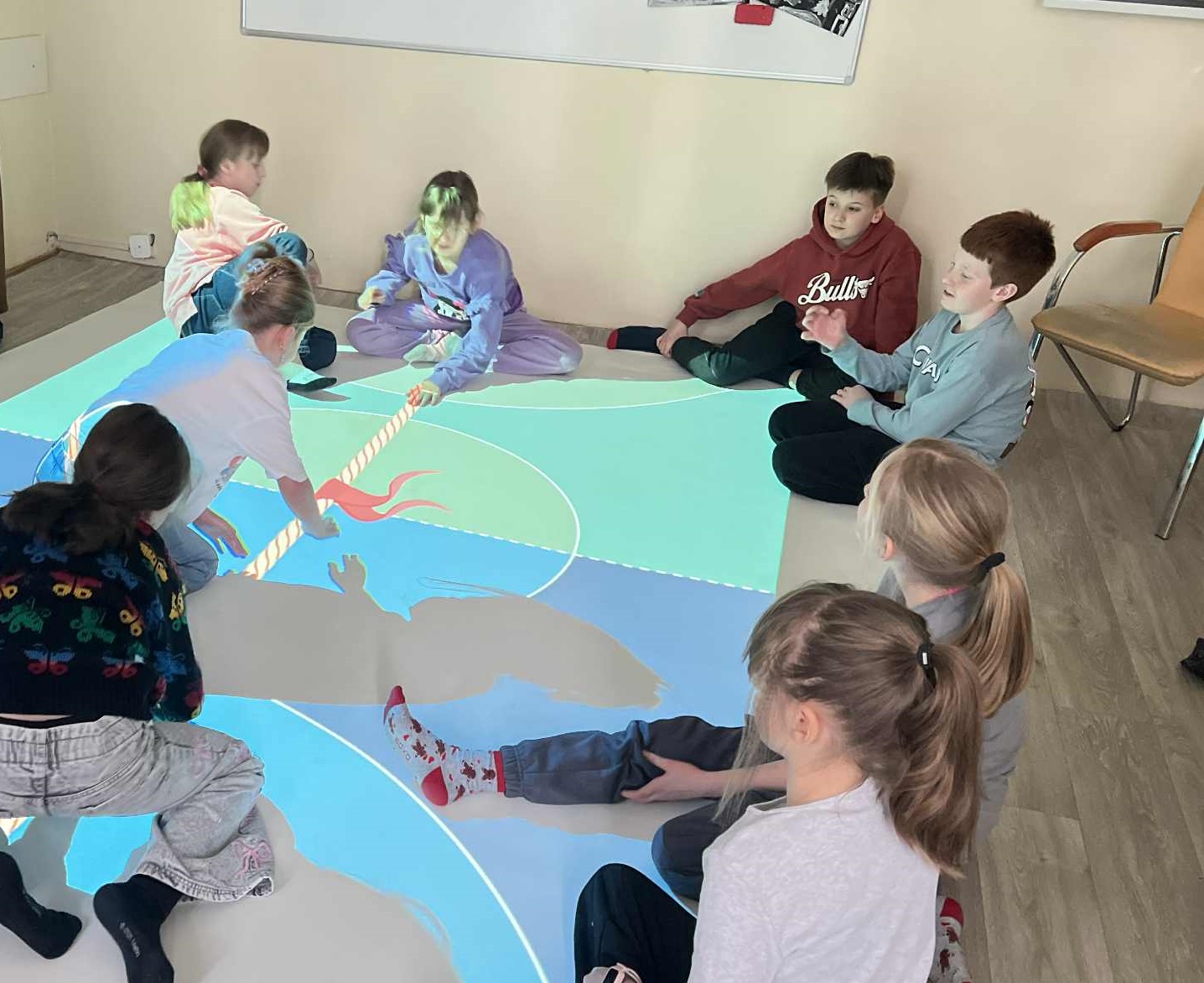 Interaktywna podłoga z aplikacjami edukacyjnymi